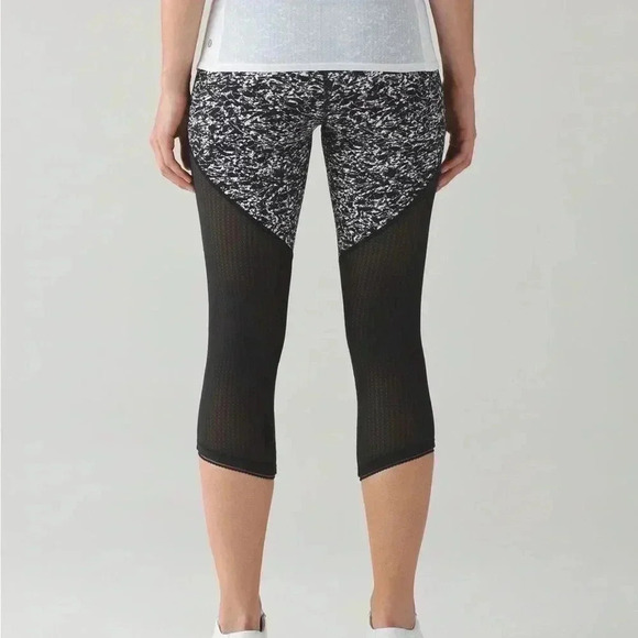 [Sz4] Lululemon  Deep Breath Crop (21" ) Iced Wave White Black-NWOT - Picture 2 of 11